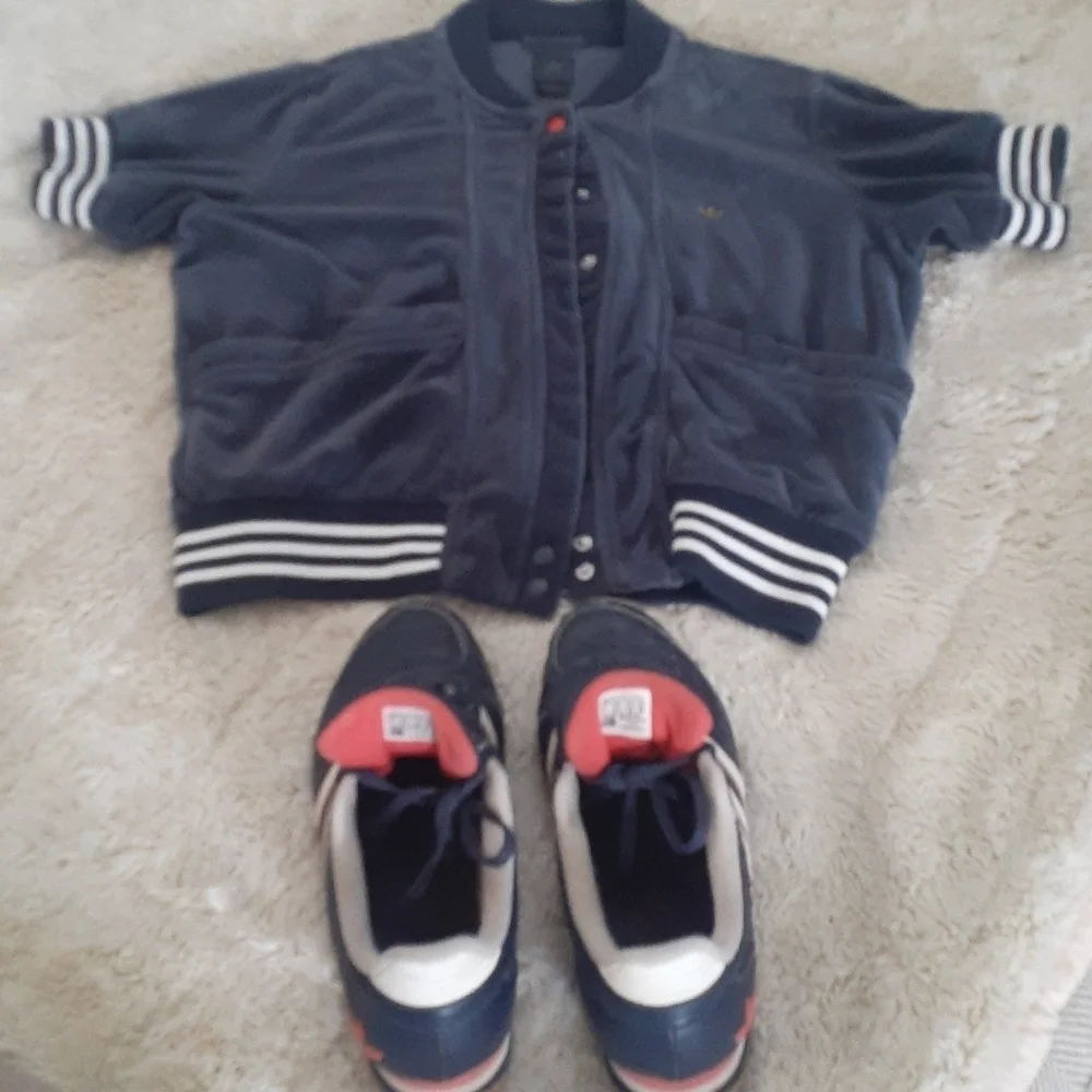 Adidas Rare Blokecore Vintage Y2K Blue Velour Short Sleeve Jacket Leather Sneaks